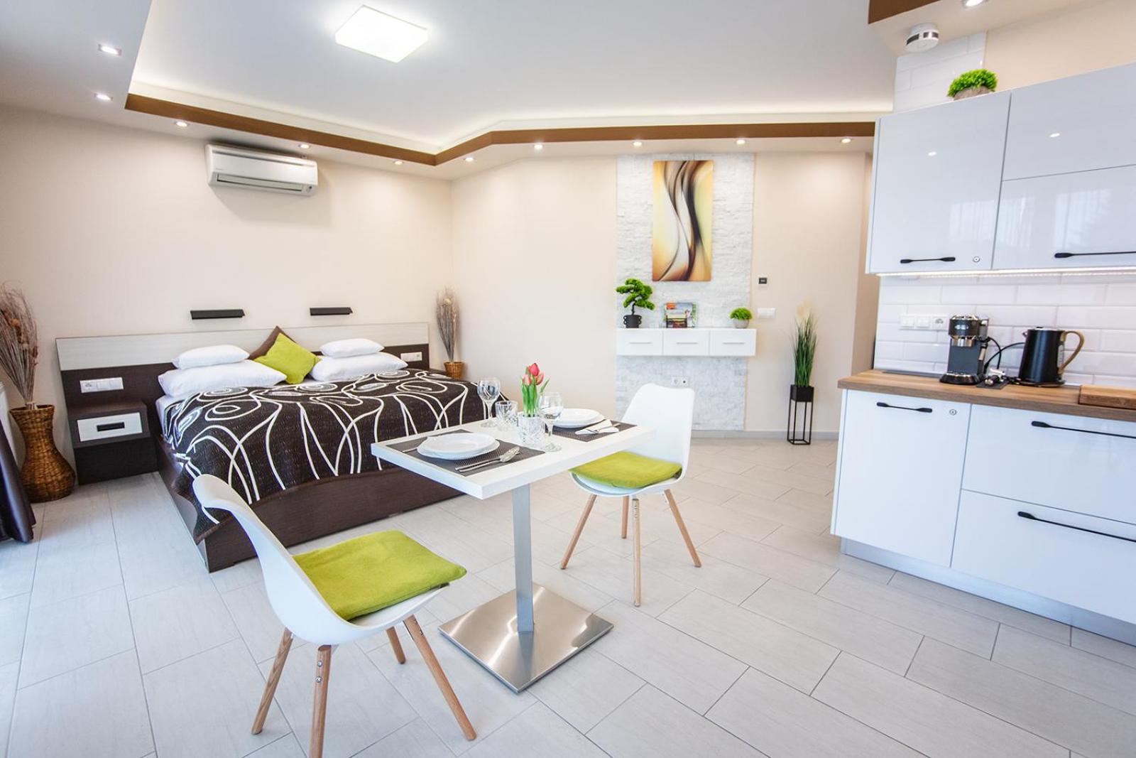 Nemeth Apartmanok シャールヴァール エクステリア 写真
