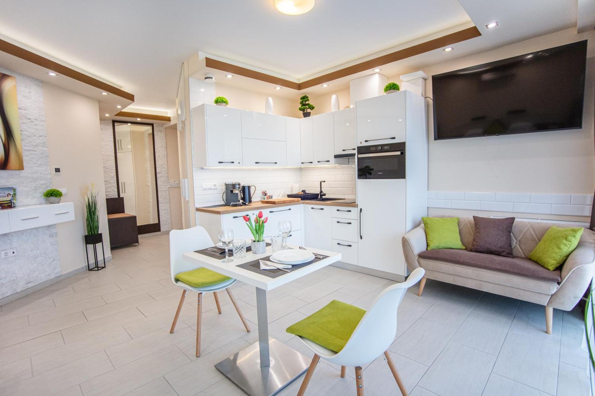 Nemeth Apartmanok シャールヴァール エクステリア 写真