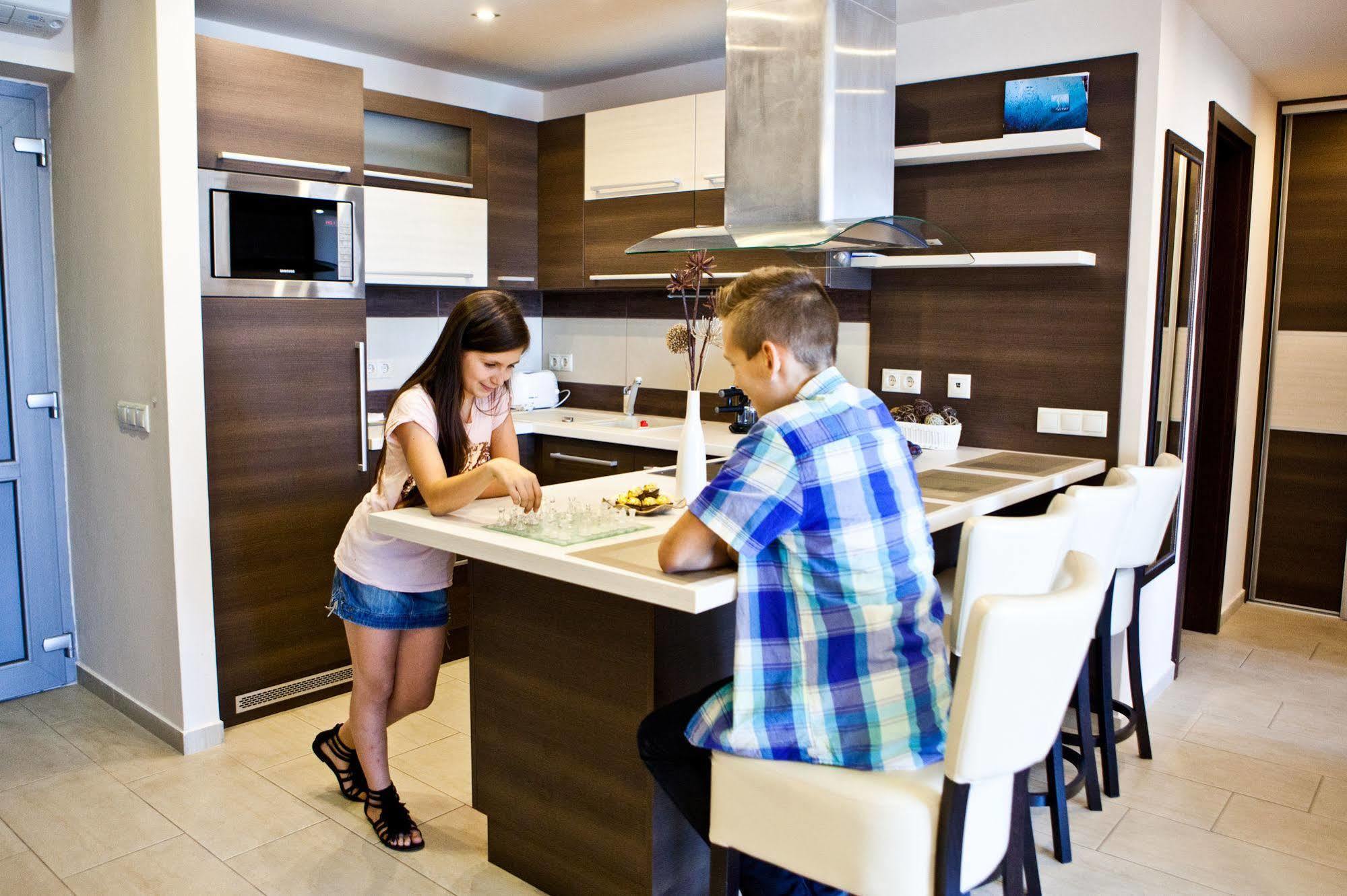 Nemeth Apartmanok シャールヴァール エクステリア 写真
