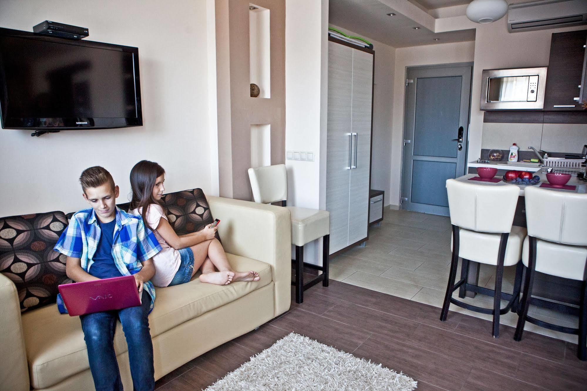 Nemeth Apartmanok シャールヴァール エクステリア 写真